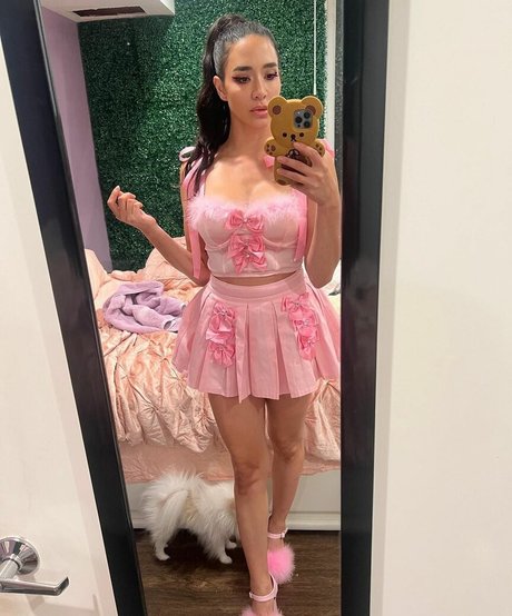 Milynn Sarley erotic actress photos