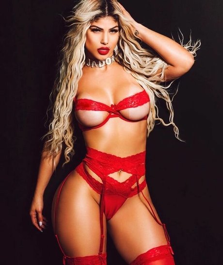 Claudia Mustelier naked actress img