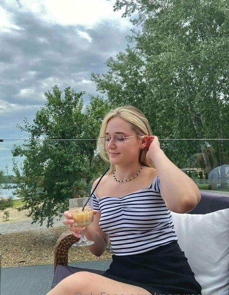 maryrosevip sex model images