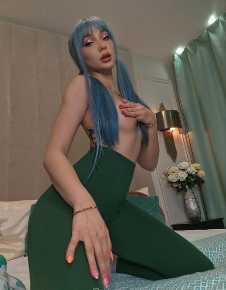 averymia sexy star photo