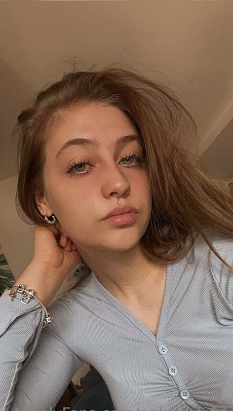 onlychey04 model porn picture