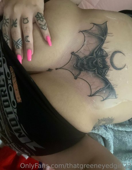 ThatGreenEyedGirl22 star nice pics