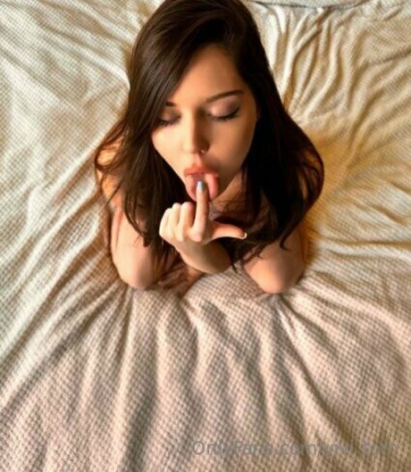 vivi torn pornstar nude pic