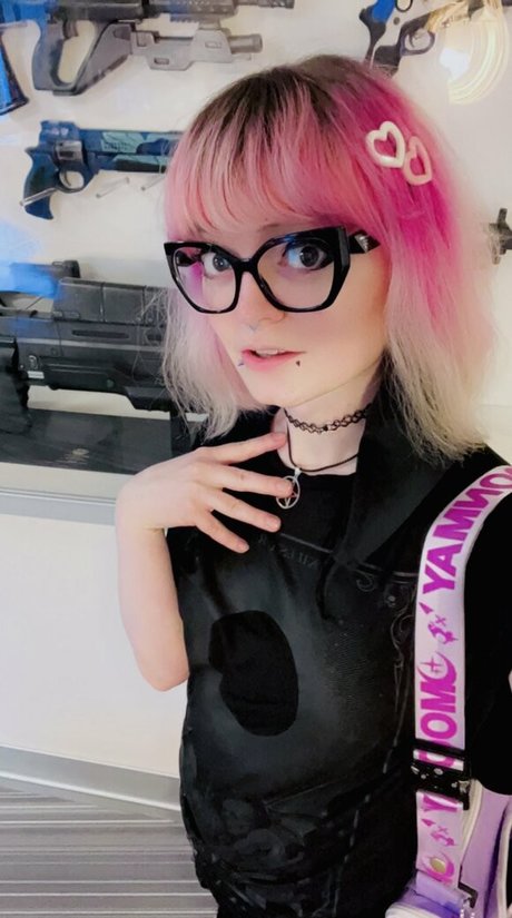 Ninehydras star naked image