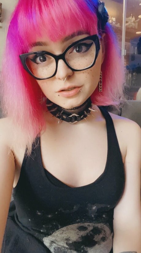 Ninehydras pornographic star img