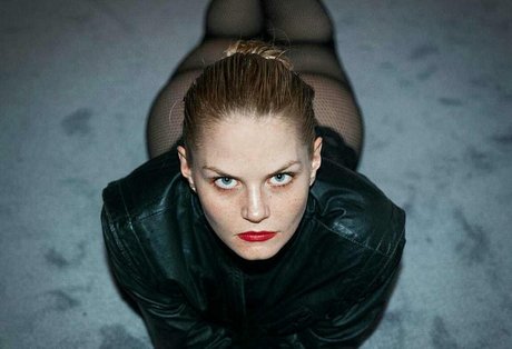 Jennifer Morrison art model photos