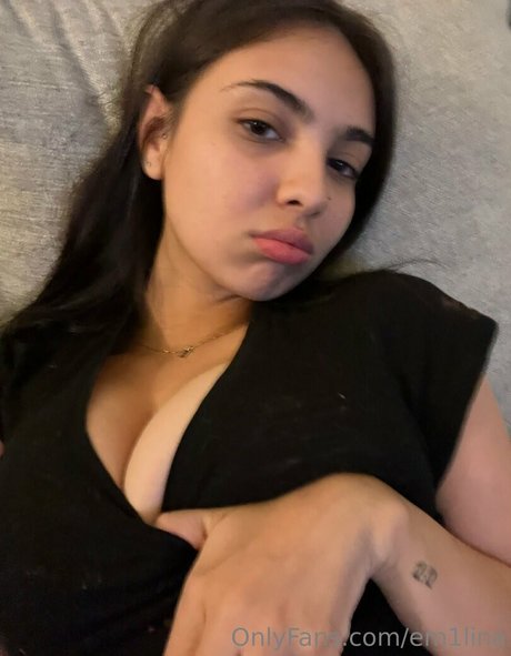 em1lina erotic star pic