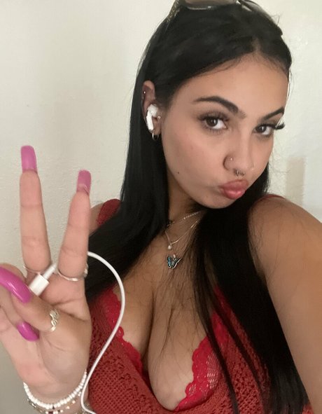 em1lina beautiful model img