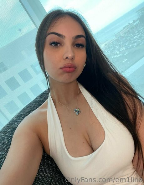 em1lina pornstar erotic pic