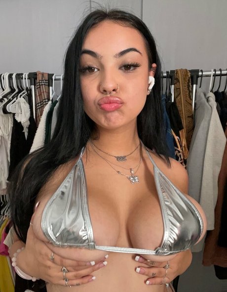 em1lina pretty model photos