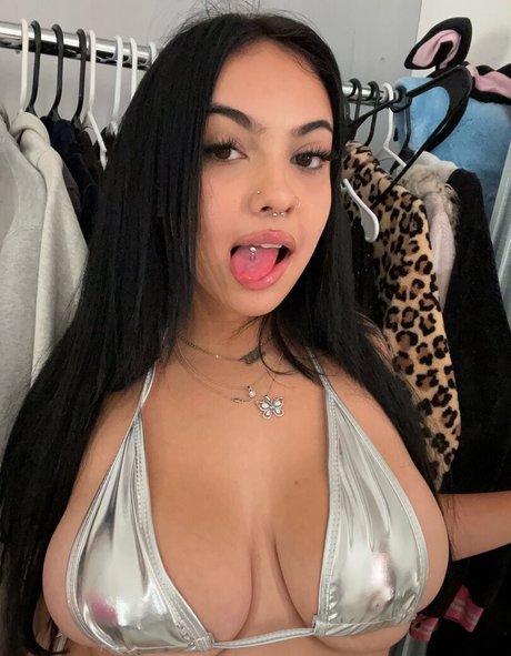 em1lina porn model gallery