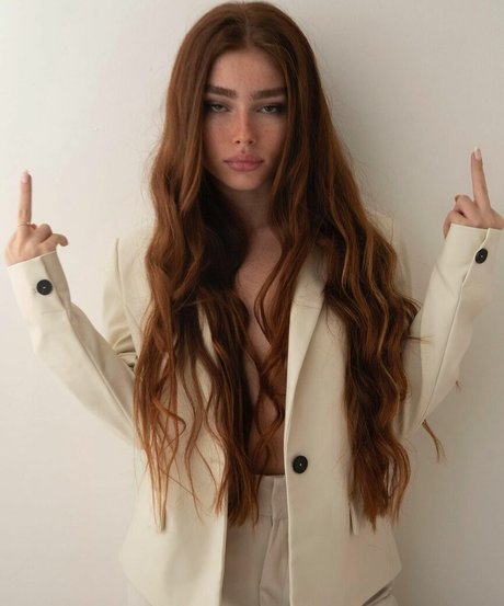 Eden Chanel model hd pic