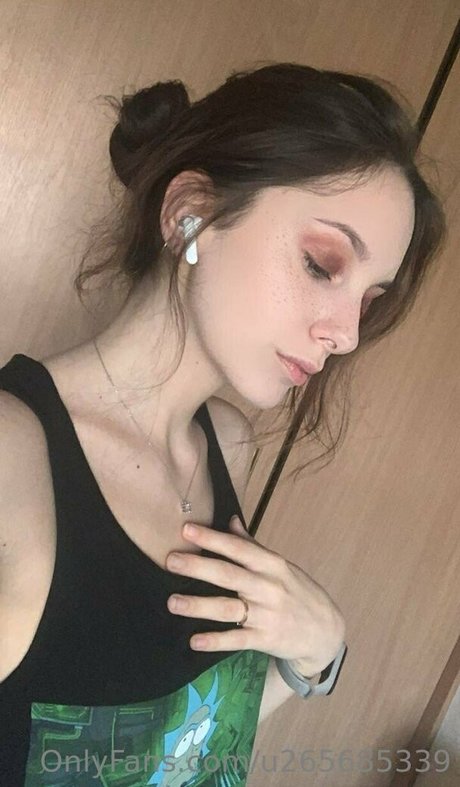 teen young onlyfans pornographic photos