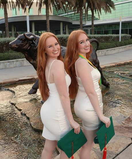 Burinski Twins sexy model img