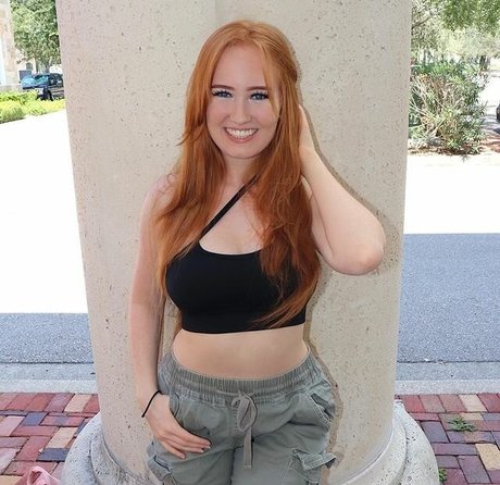 Burinski Twins star erotic image