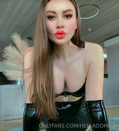 helladomina pornographic star img