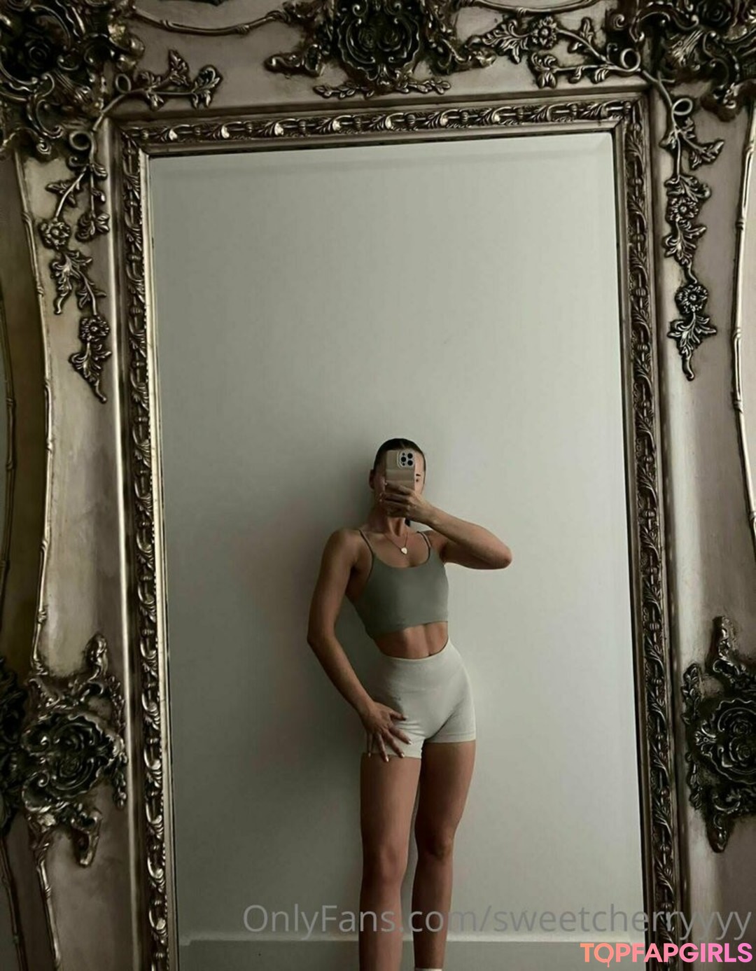 sweetcherryyyy porn model pic