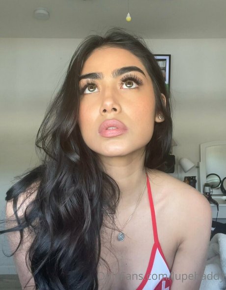 lupebaddy beautiful model image