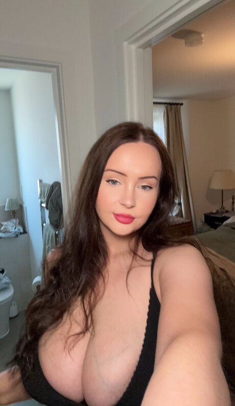 Evelynwhite model perfect archive