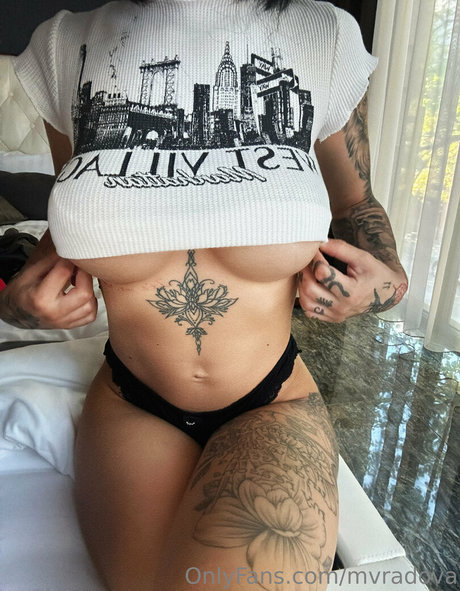 mvradova hot star picture