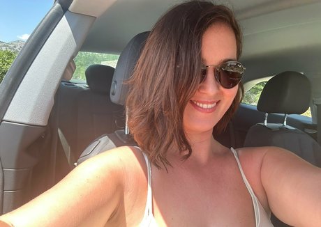 mandysweet2020 porn star photo