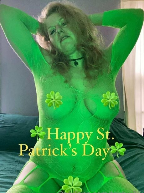 trishw76 model pornographic photo