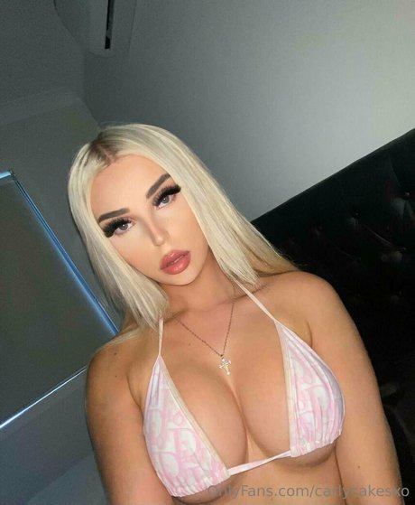 Carlycakesxo pretty model archive
