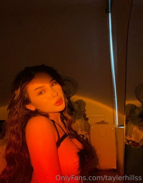 taylerhillss hot pornstar pics
