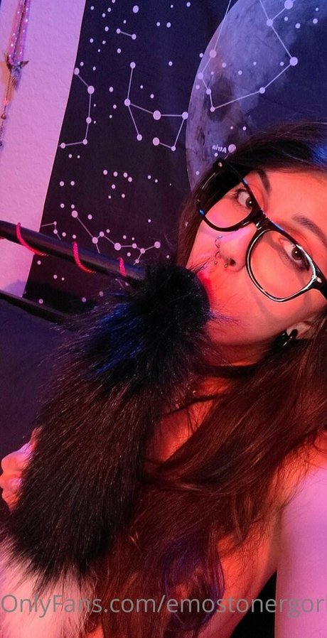 Emostonergorl model nude gallery