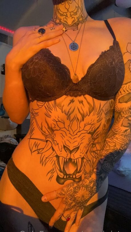 savsinister star top pic