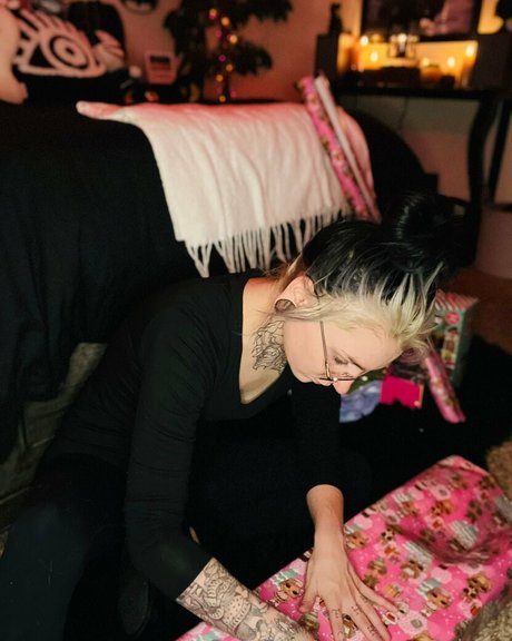 savsinister actress img