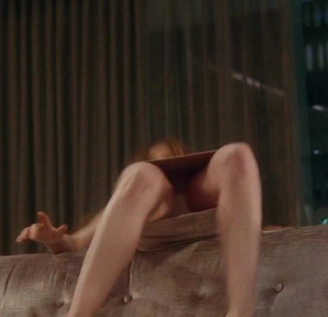 Isla Fisher nude actress picture