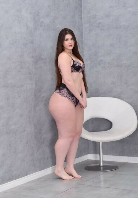 Nicolle Caroline pornographic star galleries