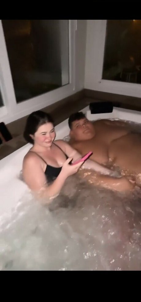 Nicolle Caroline pornstar top image