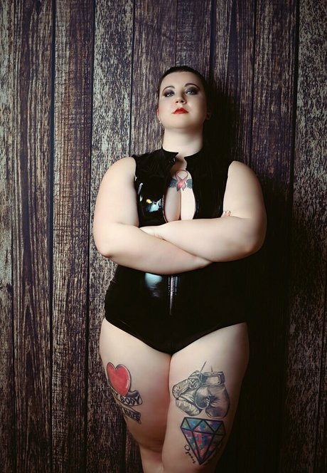 janacurvyfree star best image