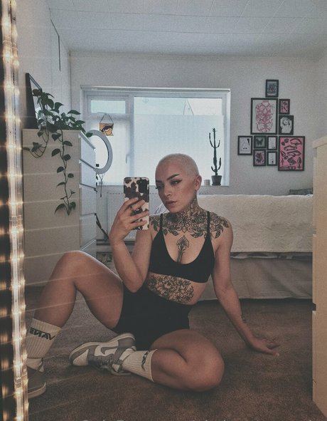 ohshannonsucks beautiful actress pic