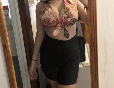 Megan Bitchell perfect star pic