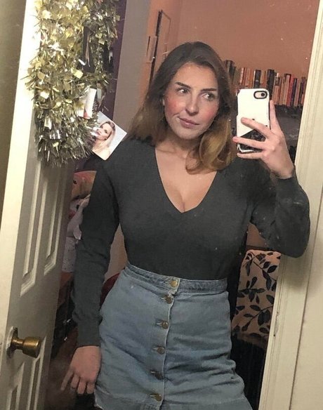 Megan Bitchell nice actress image