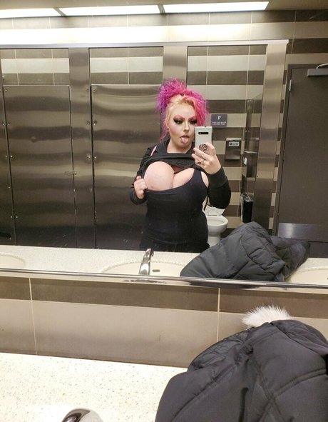 raelynnriley nude pornstar pictures