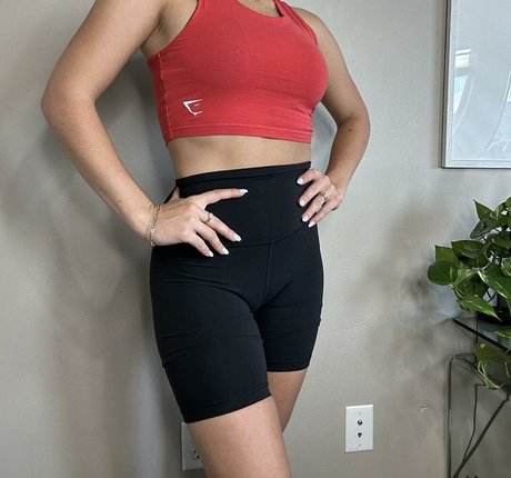 Avia Butler model xxx gallery