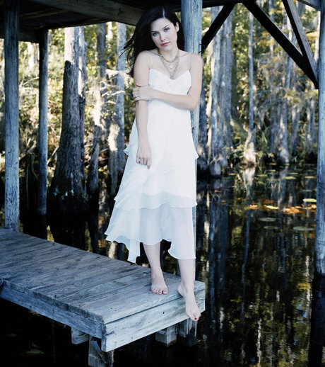 Sophia Bush model pics