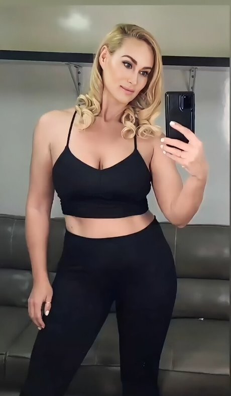 Vanessa Cater beautiful model img