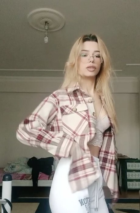 ceyda 690 star adult archive