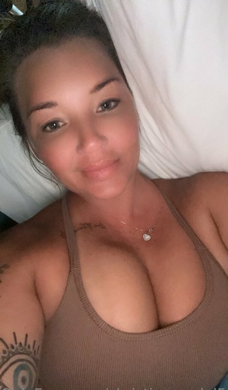 christinamodel515 naked star image