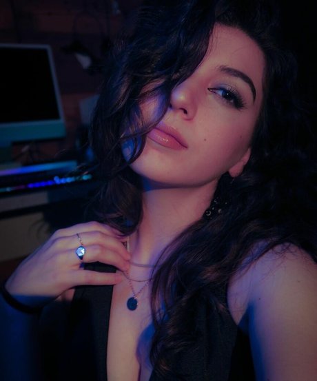 HannahBearsch star naked img