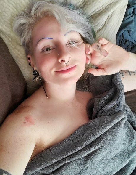 deathreaux erotic model image