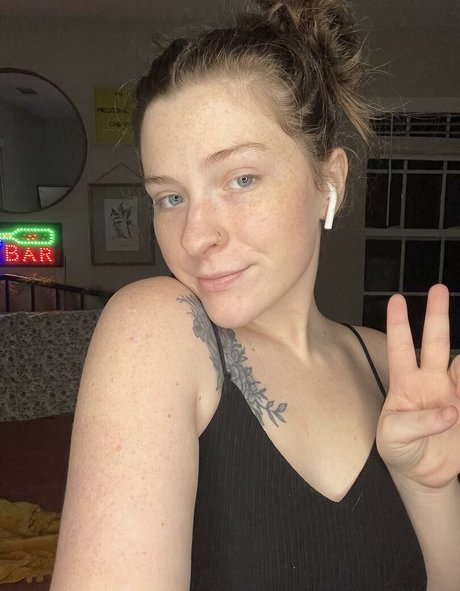 elfbxby star naked gallery