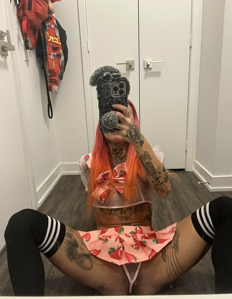 Luna Extreme model beautiful galleries