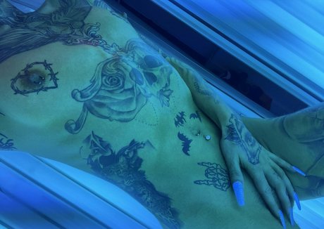 Luna Extreme art star archive