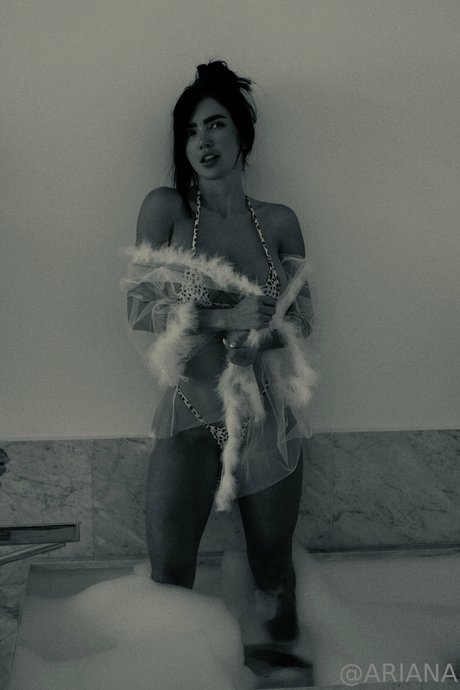 Ariana James model pretty pictures